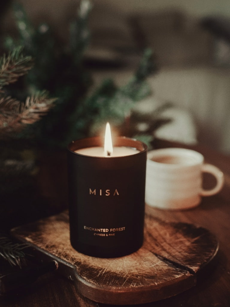 HEREBENE – Amber & Cardamom Scented Candle